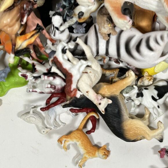 Lot of 86 Plastic Animal Minature Toys Figures Horse Dog Zebra Farm HIppo - Picture 11 of 14